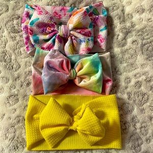 Multiple headband bows